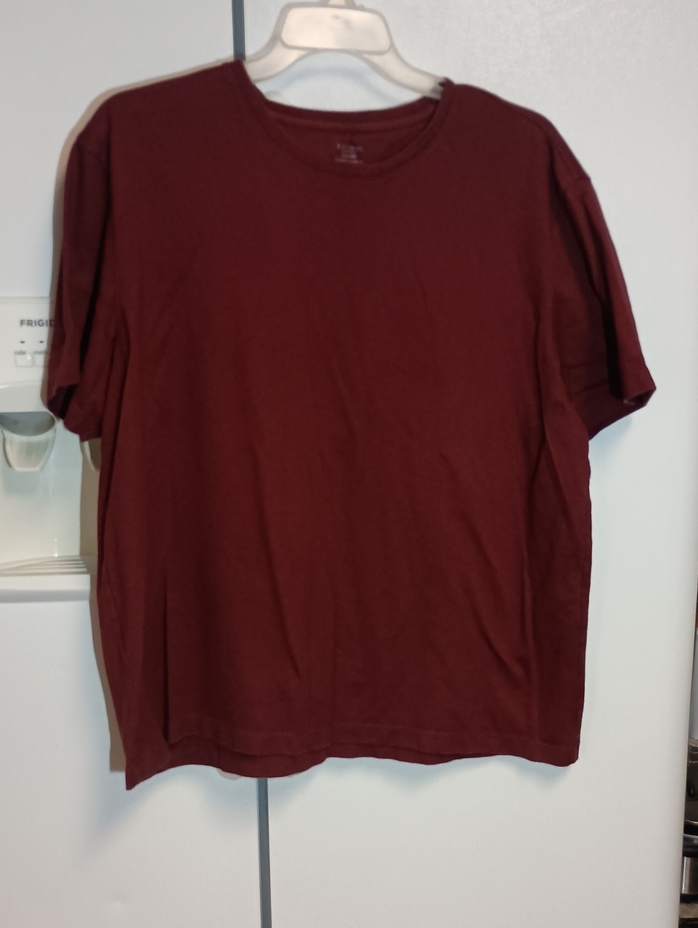 Van Heusen Short Sleeve Crew Neck T-Shirt - Maroon. Men's Size XXL